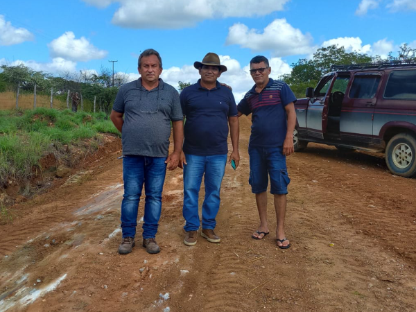 Trabalho no campo: Prefeitura de Cajazeiras inicia recuperação de estradas vicinais, nesta segunda-feira, 13