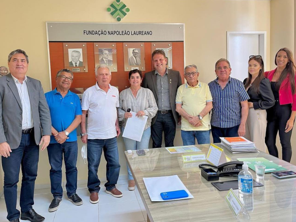 Núcleo de Oncologia: prefeito Zé Aldemir teve nova reunião com diretores do Laureano