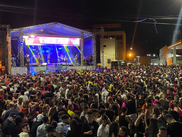 Carnaval de Cajazeiras é encerrado com muita gente na rua, paz e animação