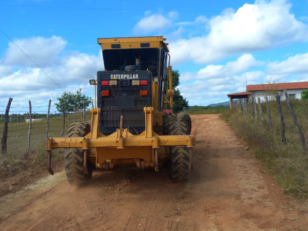 Ação no campo: Prefeitura de Cajazeiras inicia programa de recuperação de estradas vicinais
