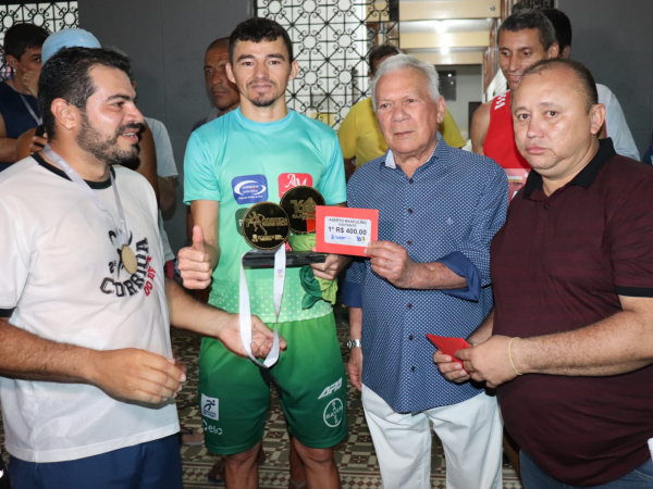 Corrida Padre Rolim reúne atletas de várias cidades; prefeito Zé Aldemir entrega premiação