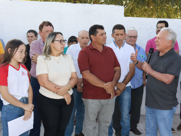 Mais uma obra: prefeito Zé Aldemir inaugura quadra poliesportiva no Distrito de Catolé