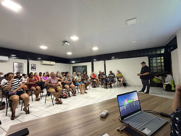 Prefeitura de Cajazeiras realiza 1ª reunião com barraqueiros e ambulantes para o Carnaval 2026