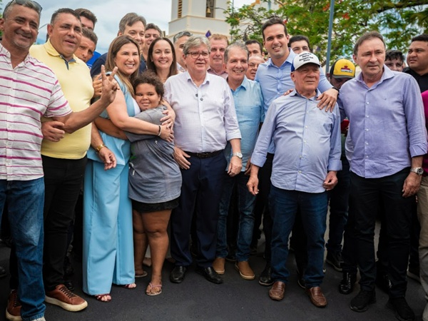 Governador João Azevedo visita Cajazeiras e anuncia uma série de obras em parceria com o município
