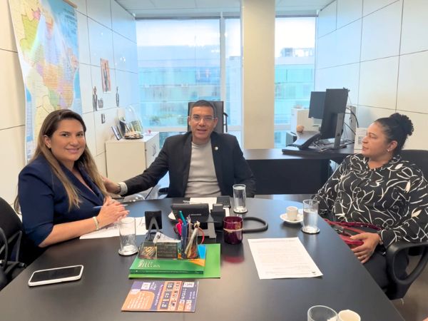 Em Brasília, prefeita cobra soluções para o Açude Engenheiro Avidos