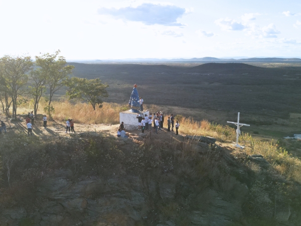 Prefeita Corrinha Delfino confirma retomada da pavimentação do acesso ao Santuário de Nossa Senhora em Boqueirão