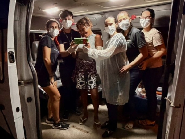 Consultório na Rua da Secretaria de Saúde oferece implante contraceptivo para mulheres em situação de rua