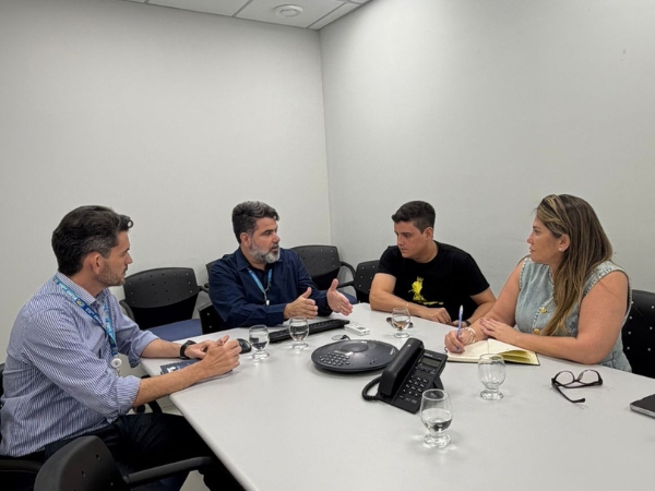 Prefeita Corrinha Delfino busca liberação de 200 moradias para Cajazeiras em reunião na Caixa