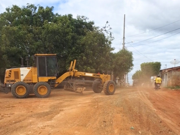 Prefeitura de Cajazeiras realiza grande mutirão de limpeza em bairros das Zonas Norte e Sul