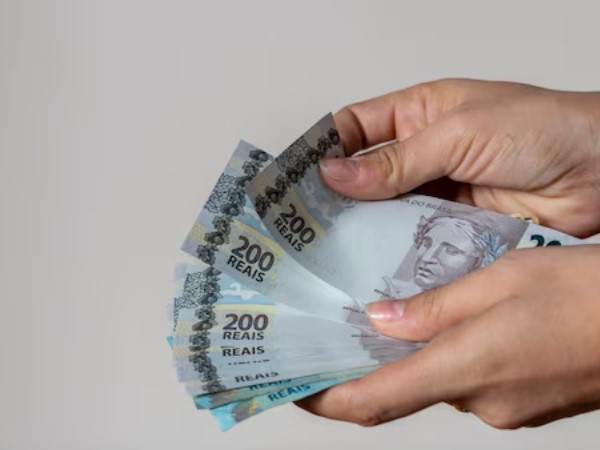 Prefeitura de Cajazeiras antecipa em uma semana pagamento de servidores no mês de junho