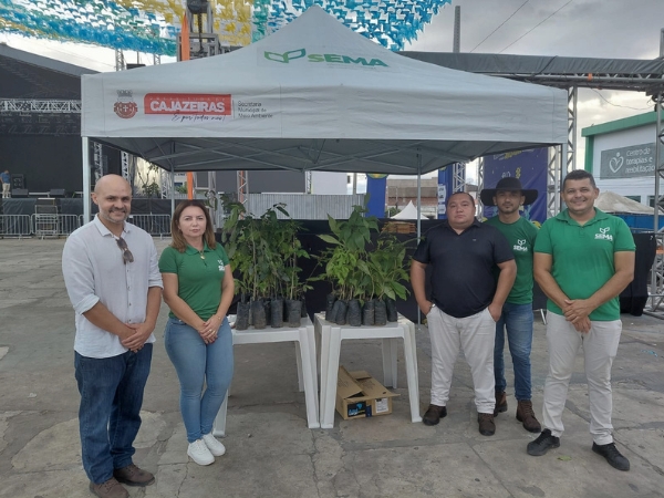 Secretaria de Meio Ambiente distribui mais de 100 mudas de árvores nativas no Xamegão