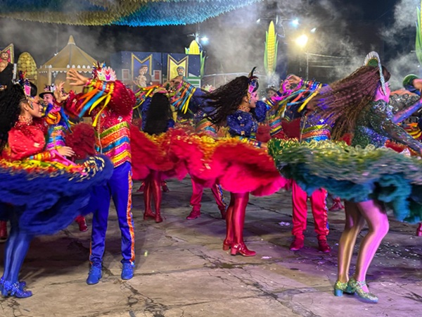 Noite de sexta no Xamegão teve brilho e tradição do II Festival de Quadrilhas Estilizadas