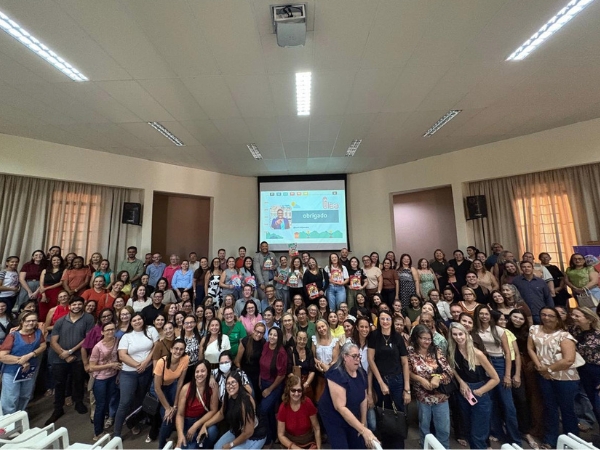 Secretaria de Educação realiza formação para todos os profissionais das escolas e creches antes da volta às aulas