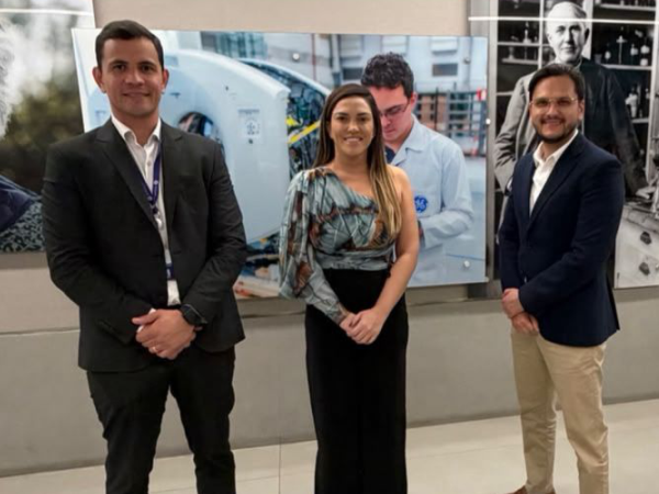 Prefeitura de Cajazeiras se reúne com empresa responsável pelos equipamentos do CDI