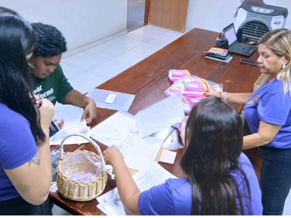 Secretaria das Mulheres realiza distribuição de absorventes na Cooperativa Recicla Cajazeiras