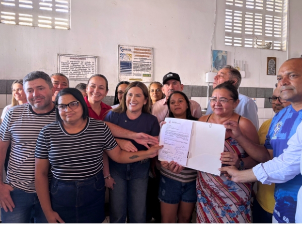 Prefeita Corrinha Delfino assina ordem de serviço para reforma do Açougue Municipal de Cajazeiras