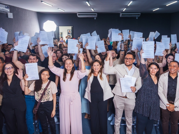 Prefeita Corrinha Delfino empossa 74 aprovados no último concurso público de Cajazeiras em solenidade no Zé do Norte